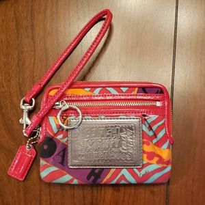 Coach Wristlet poppy